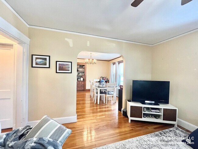 Photo - 79-81 Cresthill Rd. Unit 2 Unidad 2