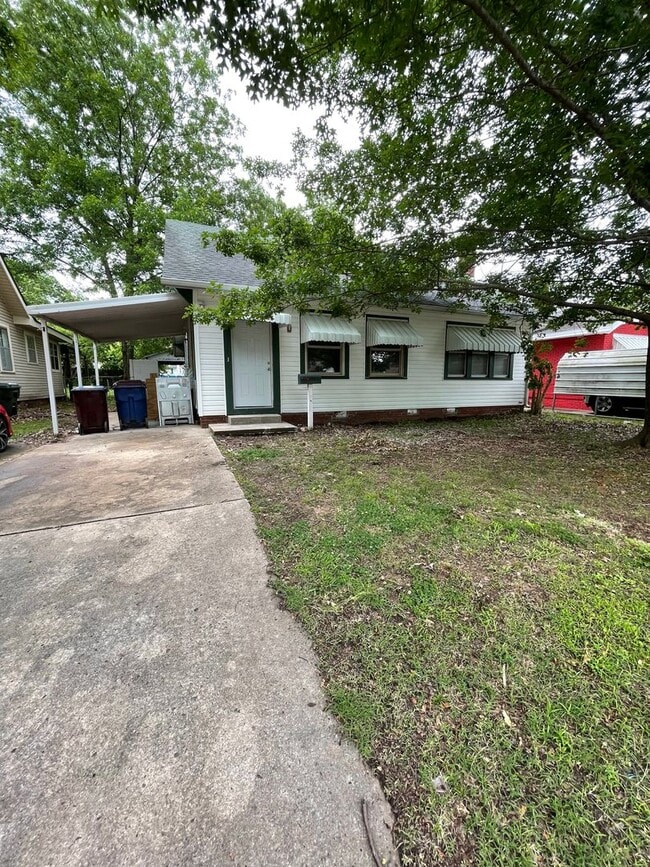 Building Photo - Remodeled 2 Bed, 1 Bath Home in Fort Smith