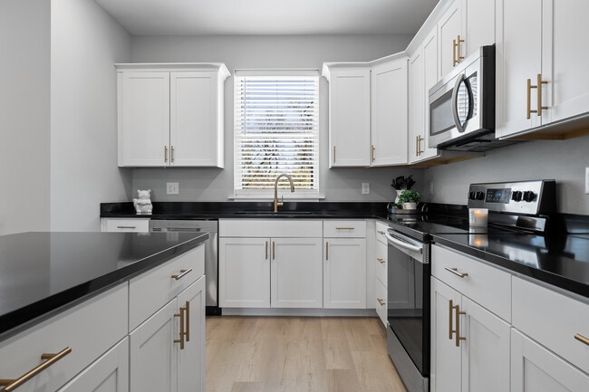 Photo - 1474 Stockyard Pl