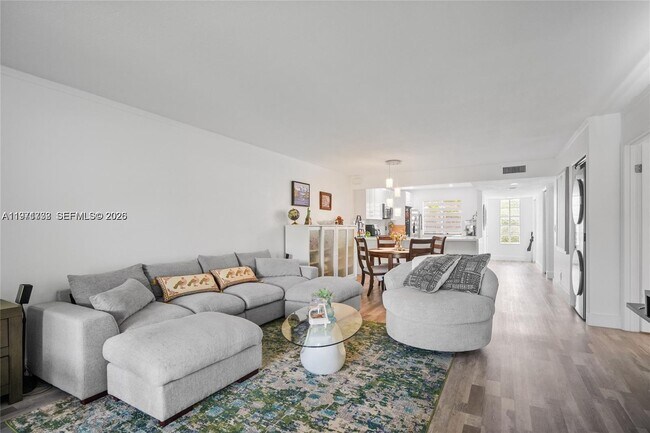 Photo - 380 Racquet Club Rd Unit 204