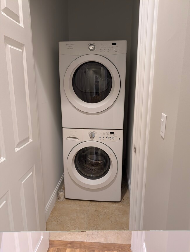 Photo - 4742 N Sawyer Ave Unit #2