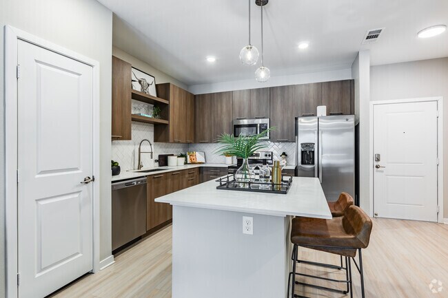 2 BR, 2 BA - 1,320SF