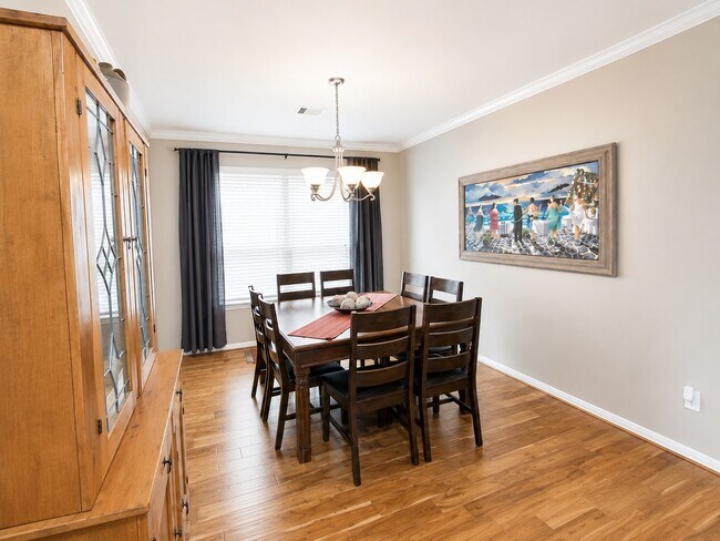 110 N Hawkhurst Cir