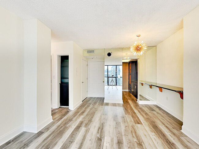 Photo - 1280 W Peachtree St NW Unidad Apt 2913