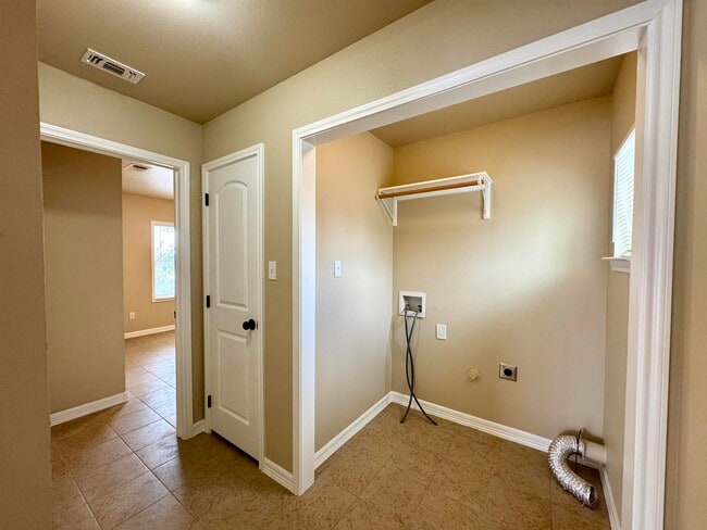 Photo - 203 Kennedy Dr