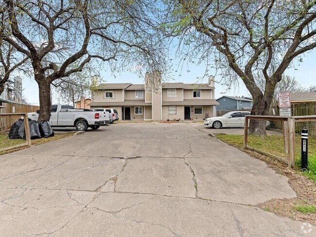 Building Photo - 8412 Garcreek Cir Unit B Rental