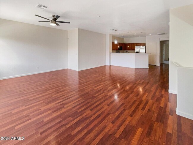 Photo - 805 S Sycamore