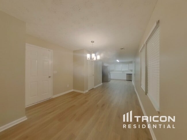 Photo - 1443 Steam Engine Way NE