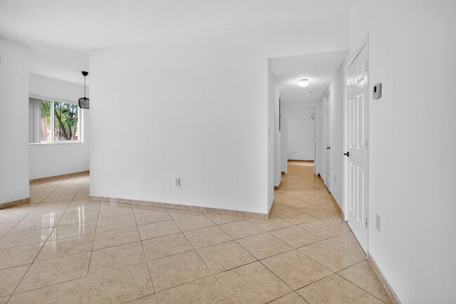 Building Photo - 7085 Nova Dr Unit 232