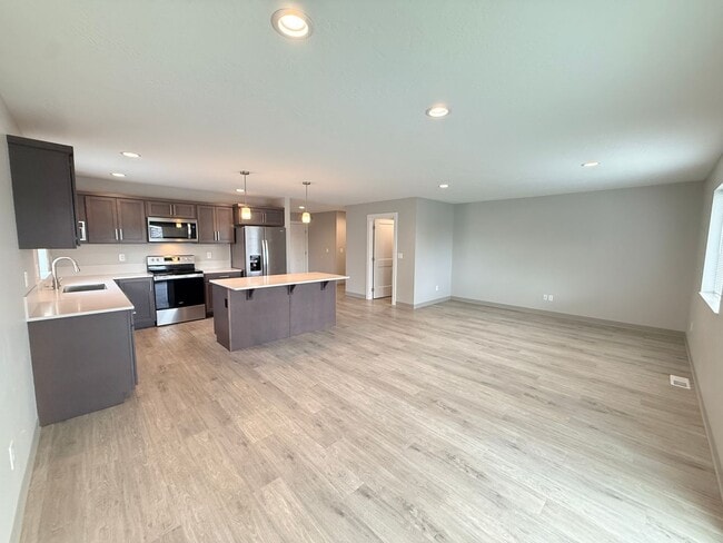 Building Photo - 1514-1516 North Bell Street Unit 1516