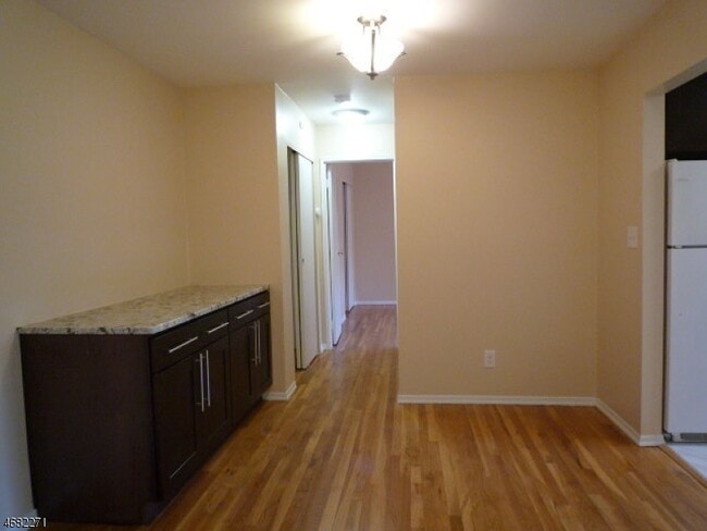 Building Photo - 16 Deanna Dr Unit 32 Rental