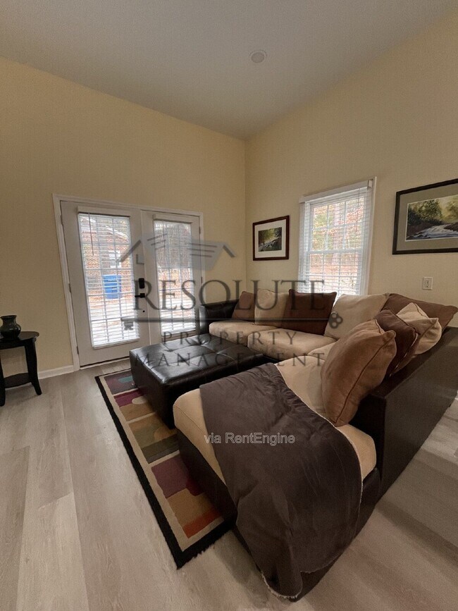 Photo - 6009 Garrett Rd Unit A