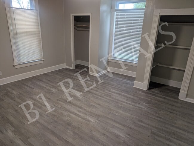 Photo - 615 N Blish St