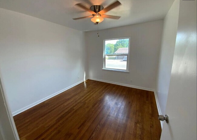 Photo - AVAILABLE MID APRIL ; APPLY TODAY AT OUR WEBSITE!!