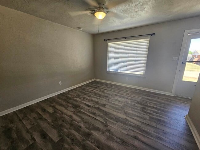 Photo - 5314 NW Glenn Ave