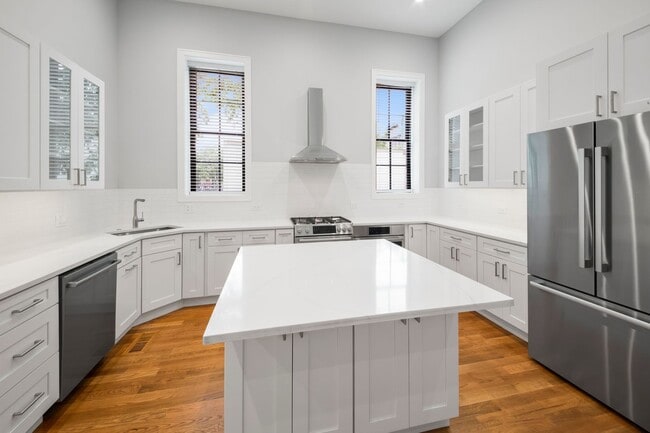 Photo - 1339 N Noble St