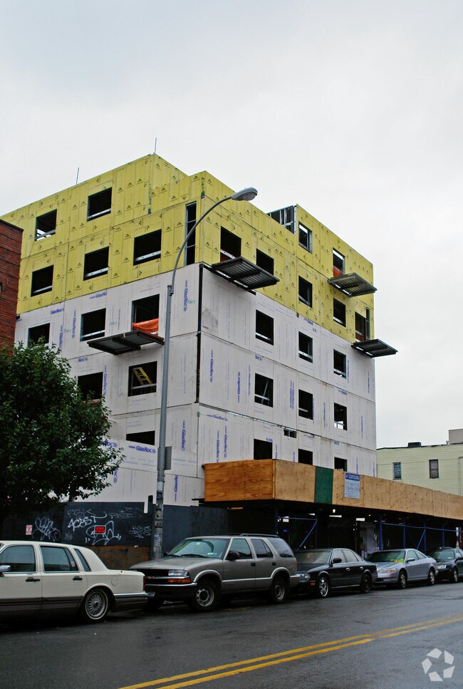 Photo - 577 Marcy Ave