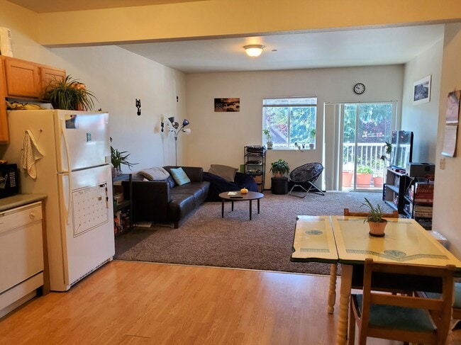 Photo - New England Apartments