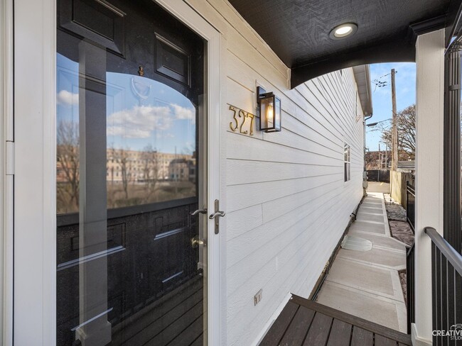 Photo - 327 Loomis St