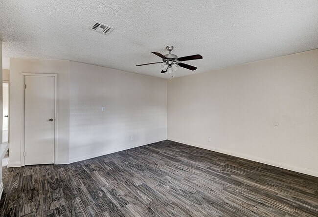 8530 W Sahara Ave11
