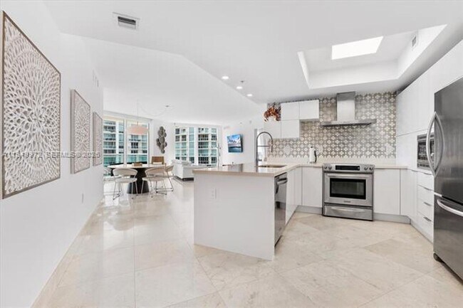 Photo - 200 Sunny Isles Blvd Unidad 200 Sunny Isles Blvd 2-1605