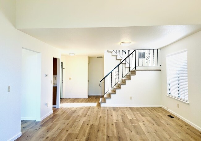Photo - 1537 Yarberry Dr