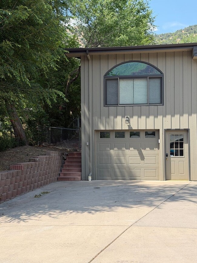 Building Photo - 95 Chapparal Cir Unit 95 Chapparral Circle - Studio