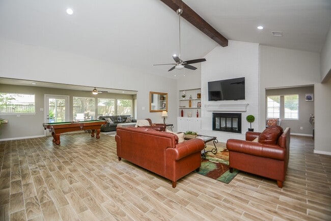 Photo - 114 Springs Edge Dr