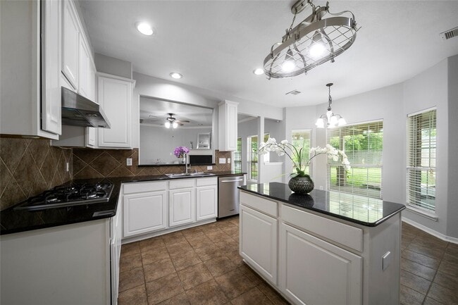 Photo - 312 Falcon Lake Dr