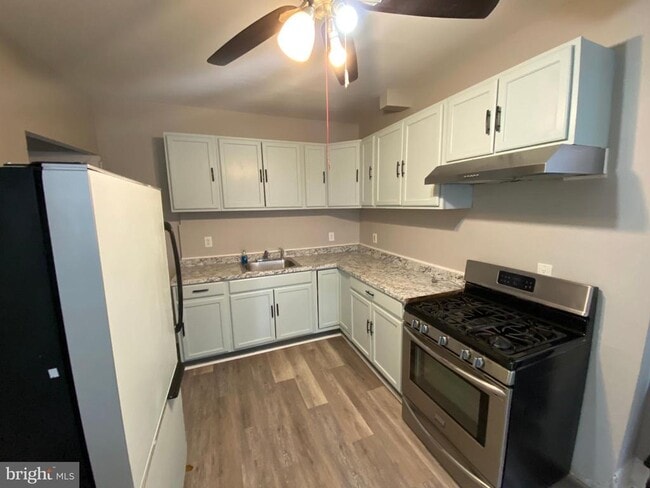 Photo - 220 Pearl St