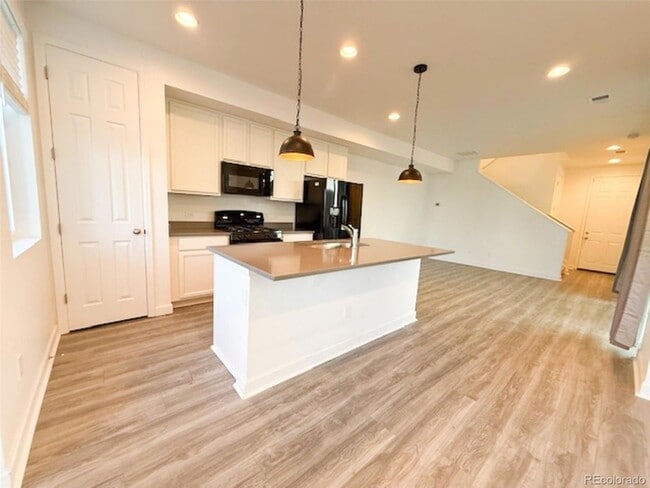 Photo - 591 S Pitkin Ct