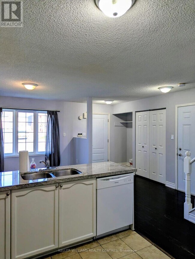 Photo - 152 Madelaine Dr