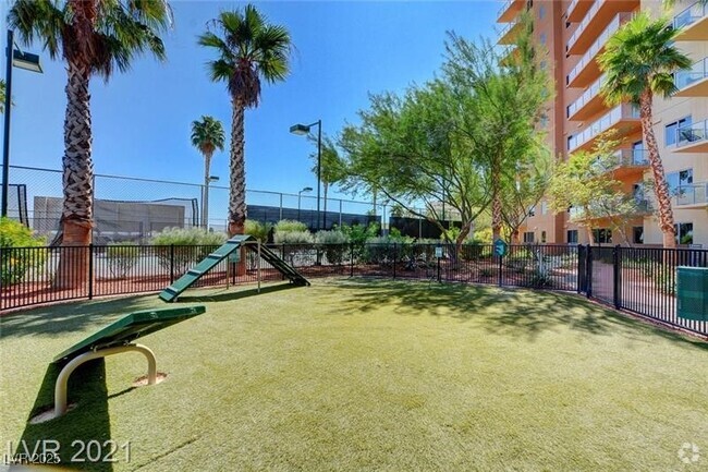 Building Photo - 8255 S Las Vegas Blvd Rental