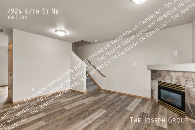 Photo - 7924 67th St NE