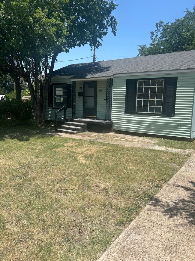 2844 Toluca Ave