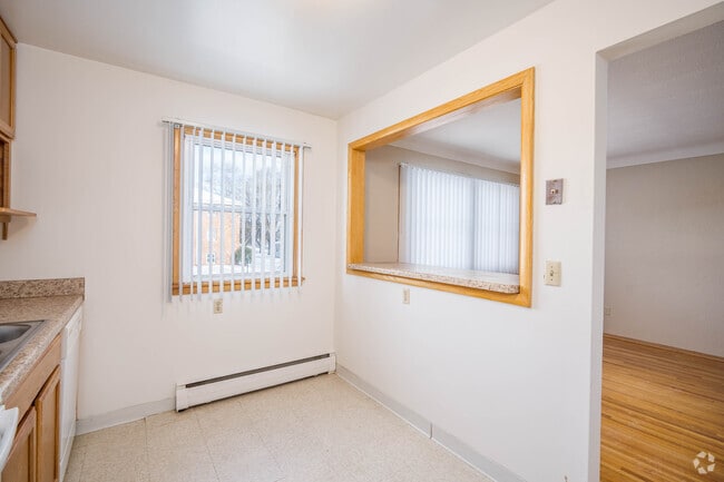 1BR,1BA - 510SF - Kitchen