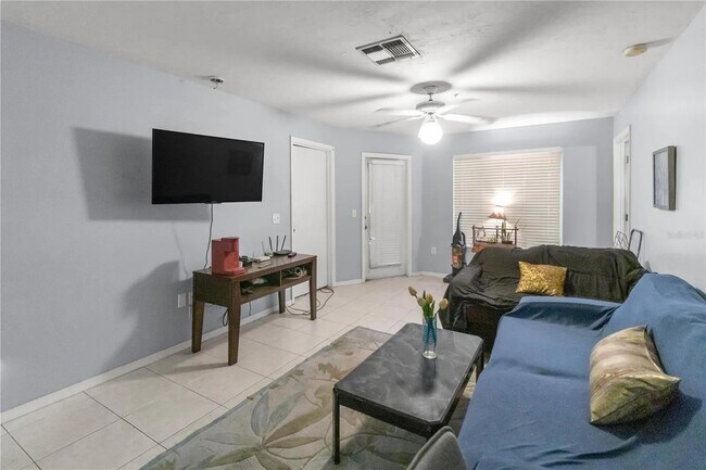 Photo - 4000 SW 23rd St Unit 6-106