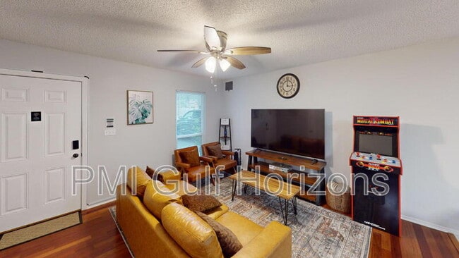 Photo - 3900 Baywoods Dr