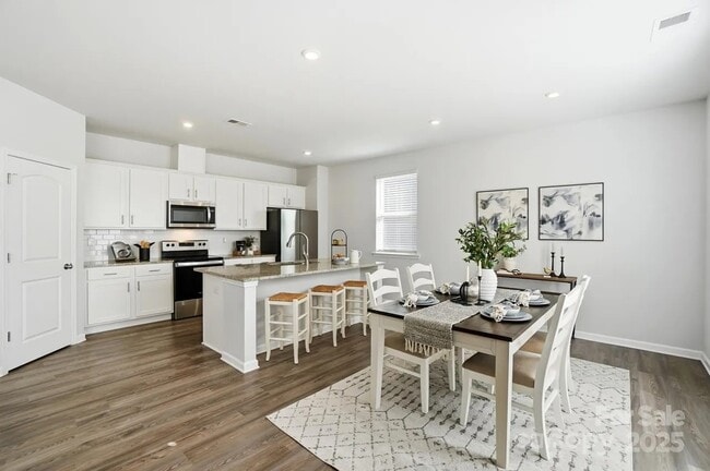 Photo - 2132 Blue Sky Mdws Dr