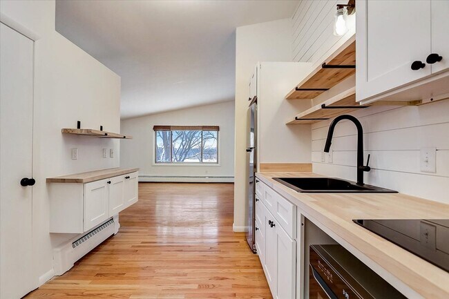 Photo - 1719 Carver St Unit 3