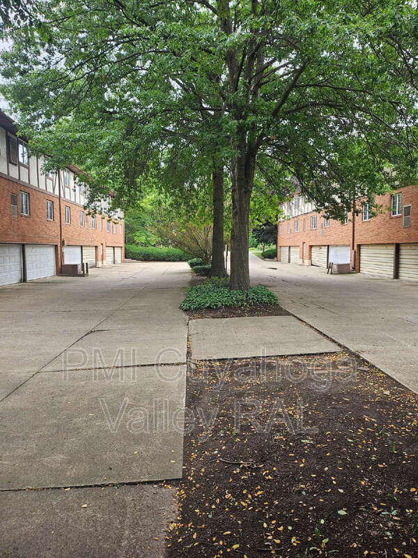 Photo - 1516 W Market St Unit 11