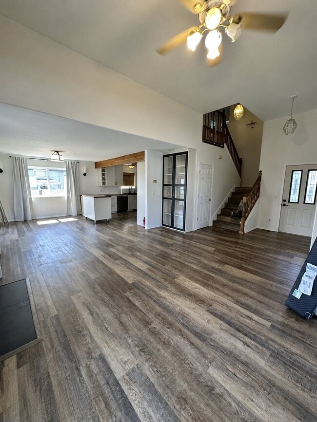 154 SW Alder Ct