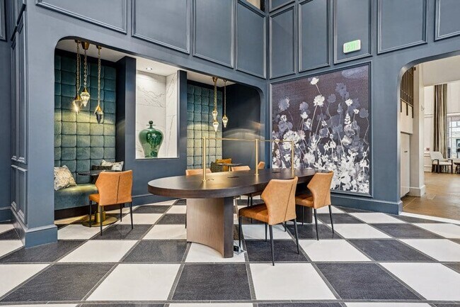Florent Clubroom
