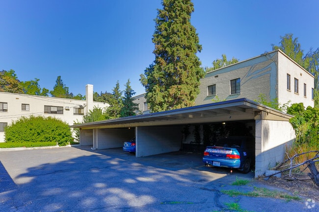 Walnut Court Apartments For Rent in Spokane, WA