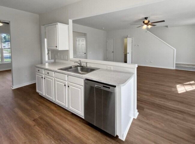 Photo - 7515 Eurostar Dr