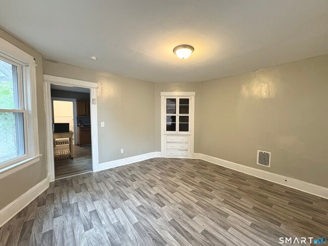 Photo - 208 Fairview Ave