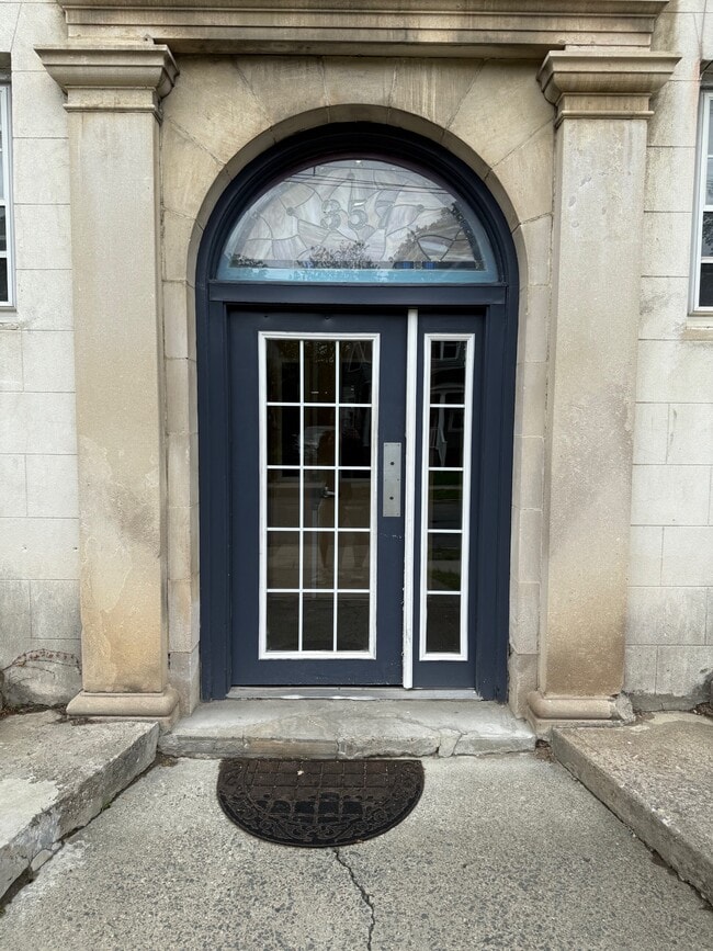 Photo - 357-363 Morris St Apartamentos