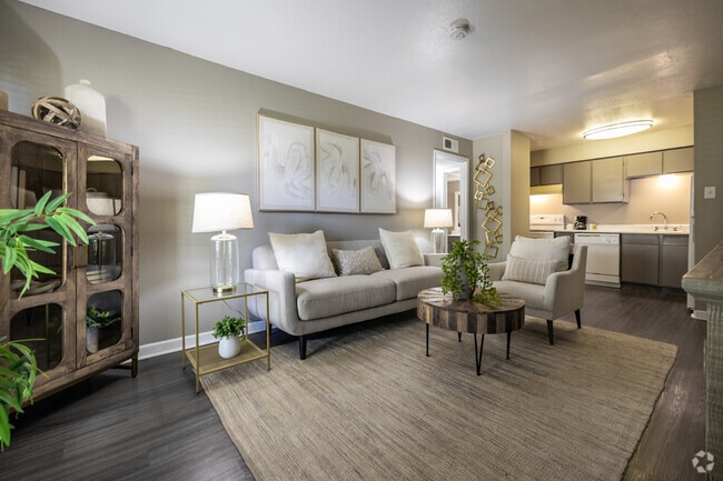 Building Photo - The Ivy