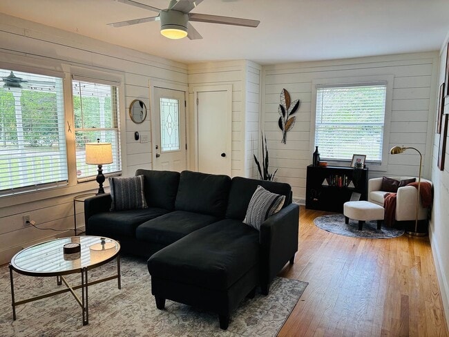 Photo - 719 Bonham Ave