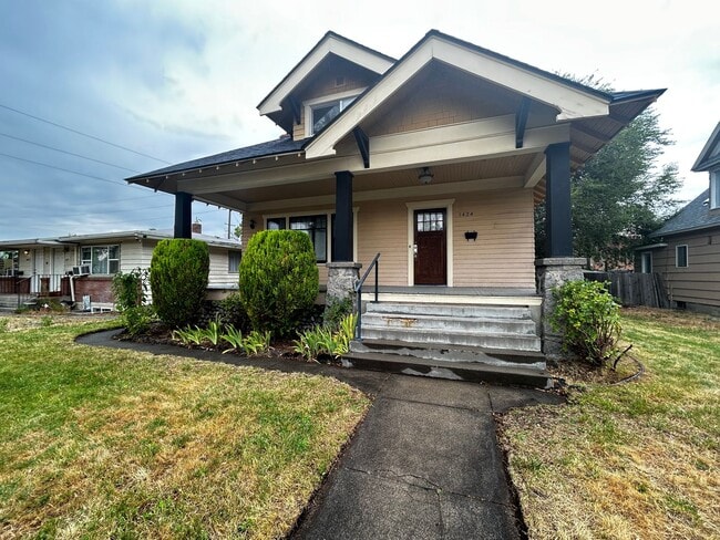 Building Photo - Elegant 3 Bed, 2 Bath Home in Spokane!